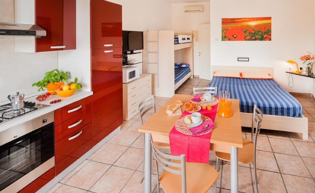 Camping Rosa Hotel San Bartolomeo Al Mare Habitación foto