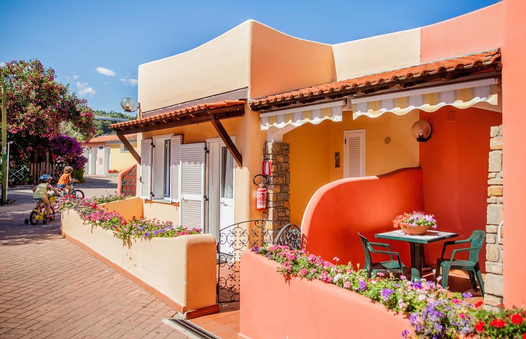 Camping Rosa Hotel San Bartolomeo Al Mare Habitación foto