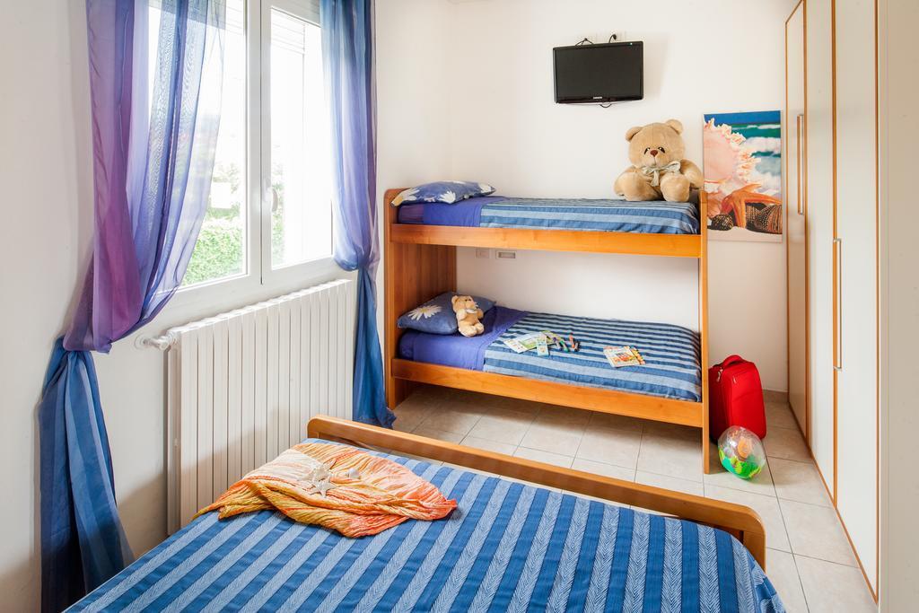 Camping Rosa Hotel San Bartolomeo Al Mare Habitación foto
